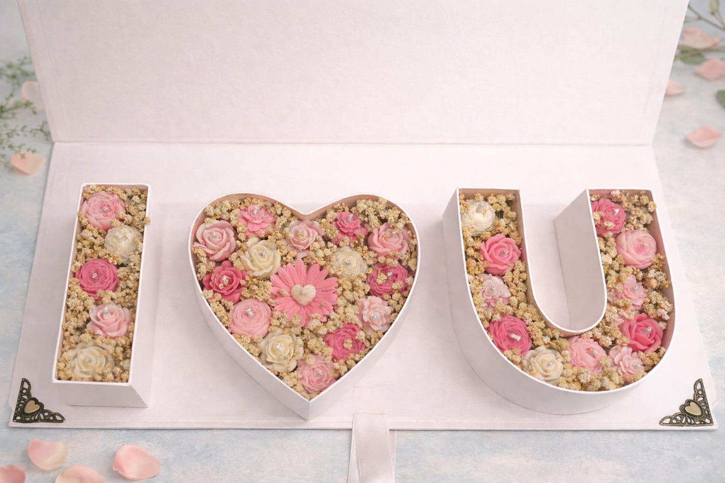 I ❤️ U – Floral Candle Gift Box